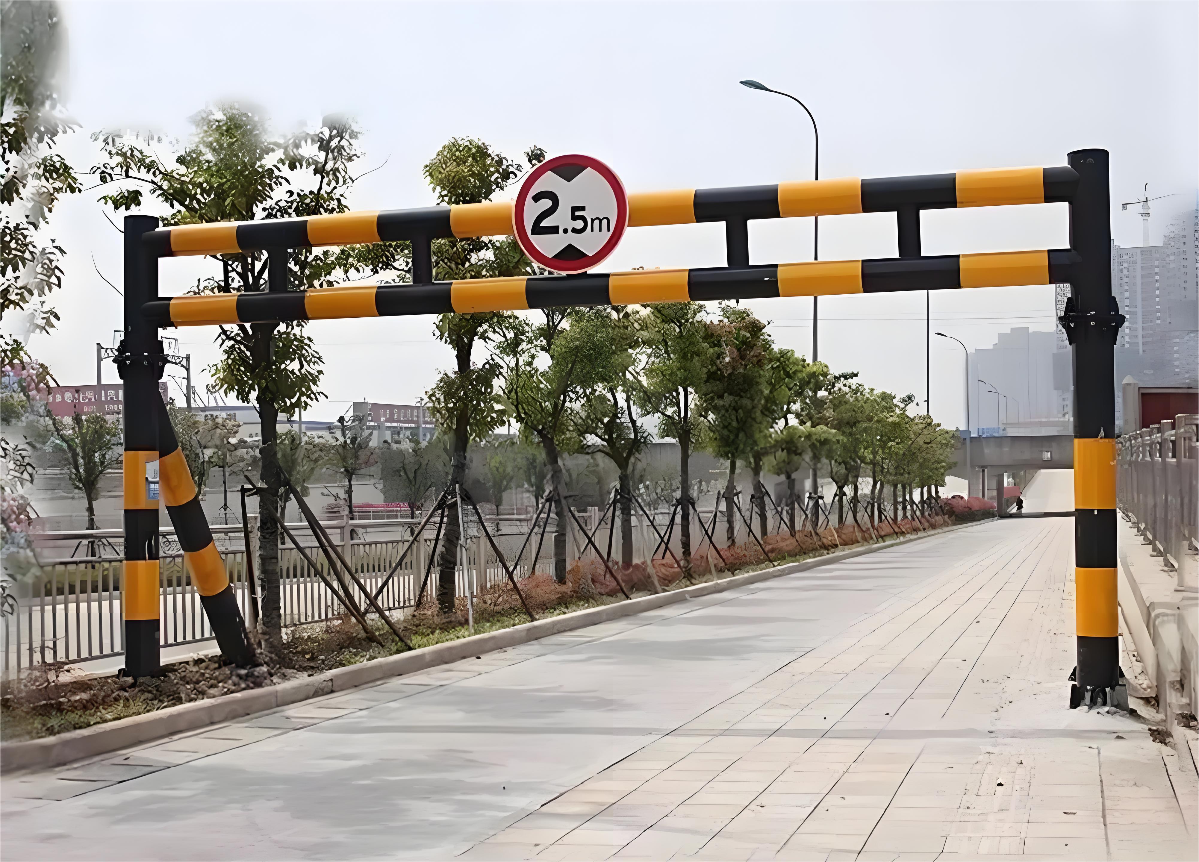 人行道隔离桩产品，不锈钢材质，可移动设计，行人通道安全防护设施